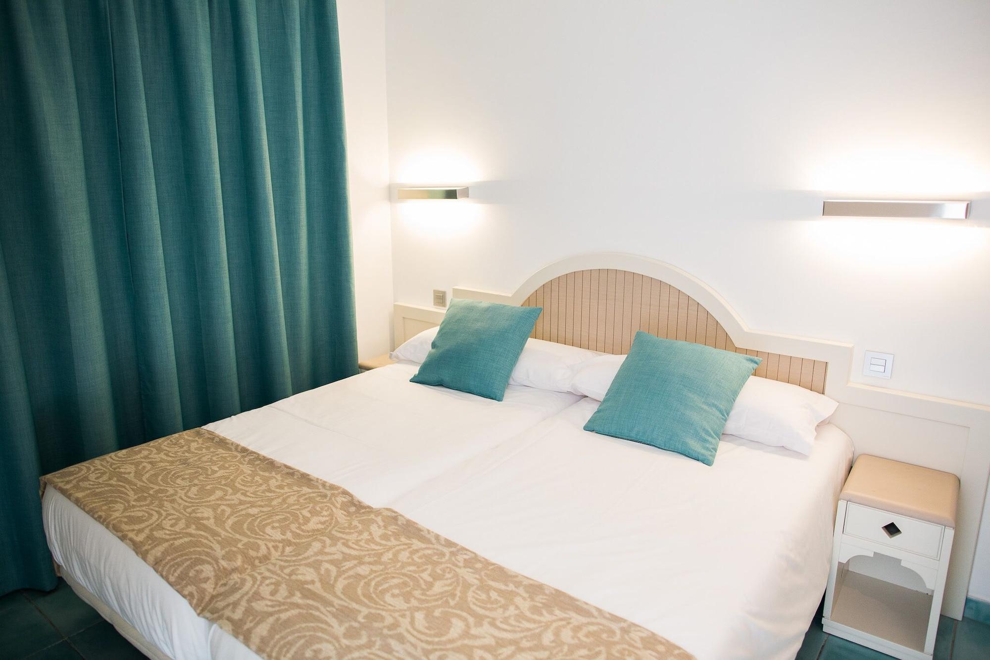 פוארטו ריקו Cala D Or Apartamentos מראה חיצוני תמונה